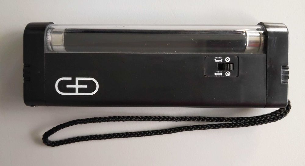 Преносима лампа с UV светлина за проверка на банкноти, документи и др.