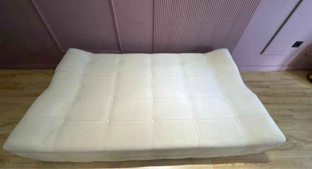 Продам диван в зал