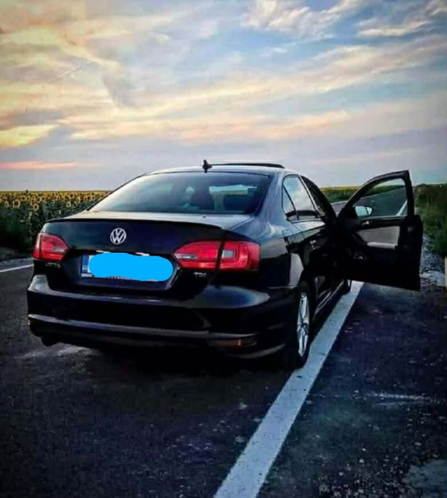 Vând VW JETTA DIN 2011