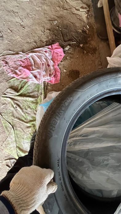 Продам шины на 19