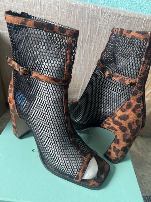 Продам женскую обувь