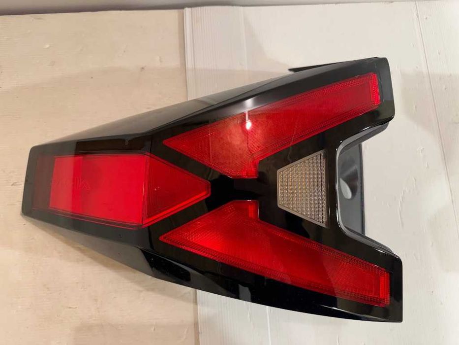 Vand lampa spate stânga si dreapta pentru Duster 3/ stop frana