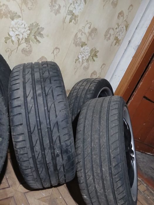 Продам шины и дисками комплект 4 шт