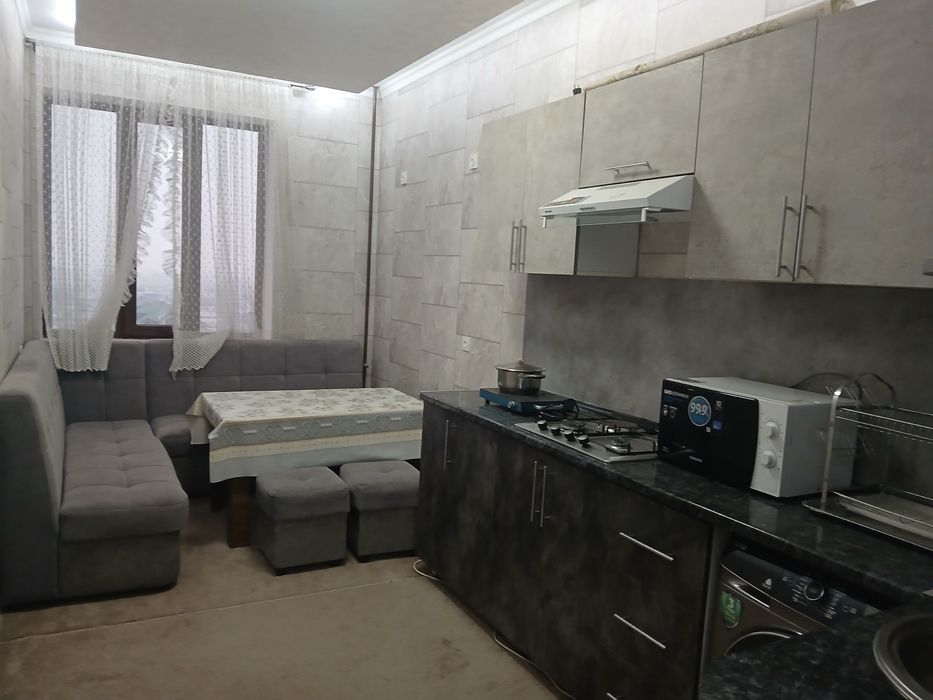 Namangan kunli kvartira 4mikra rayonda  bezzaks quyamiz pokiza joy