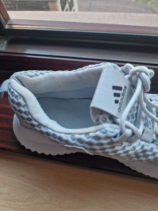 Маратонки Adidas - бели, 40-ти номер, мрежести, летни