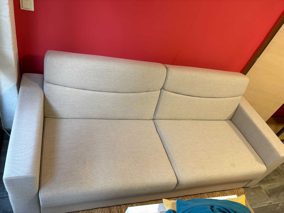 Разтегателен диван