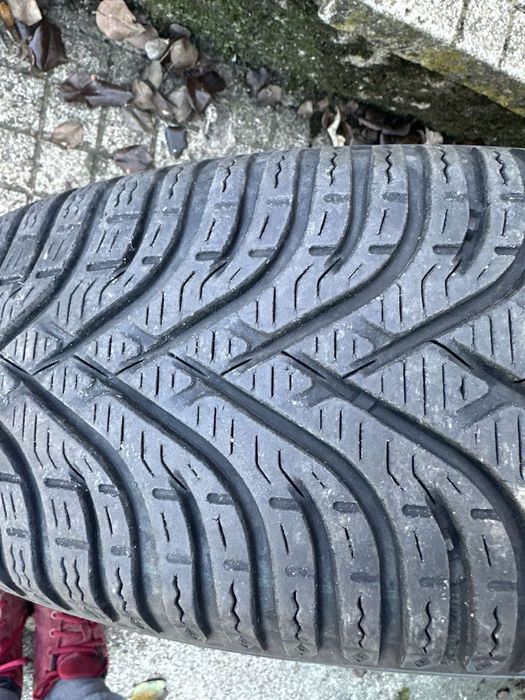 Продавам зимни гуми BFGoodrich 175/65/15 4бр.