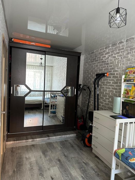 Продам квартиру 2 комнаты            .