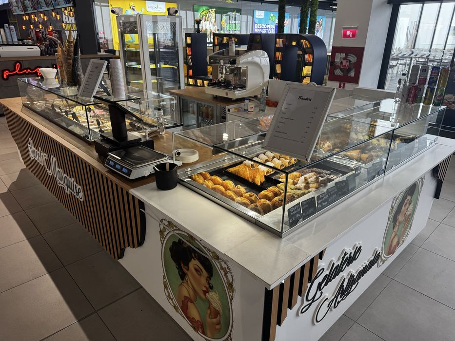 Vand vitrine cofetarie si gelaterie