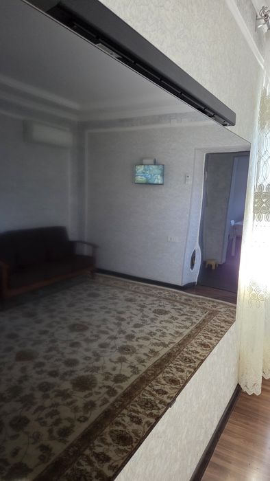 Продается телевизор, экран случайно разбит