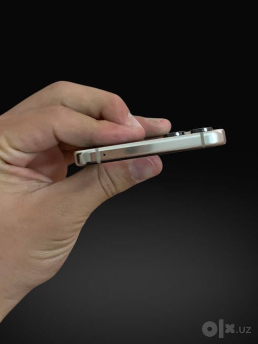 Samsung Z flip 5 8ga 256gb  Kareya