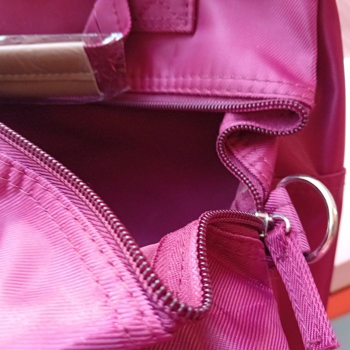 Нова чанта за лаптоп и училищни извънкласни форми.