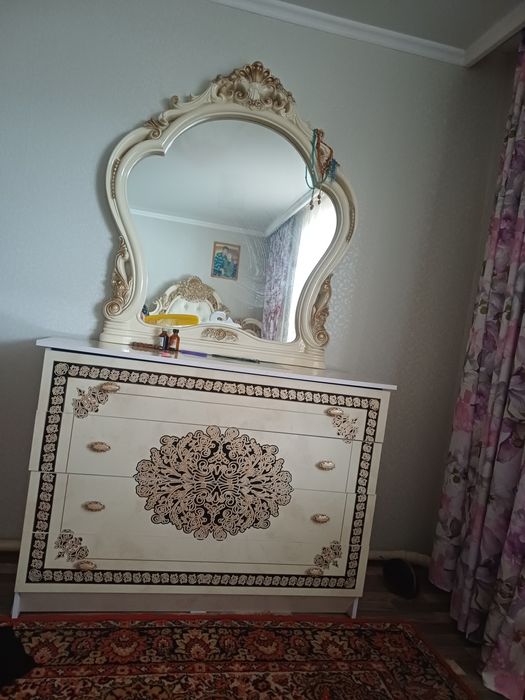 Спальни гарнитур, жағдайы жаксы.