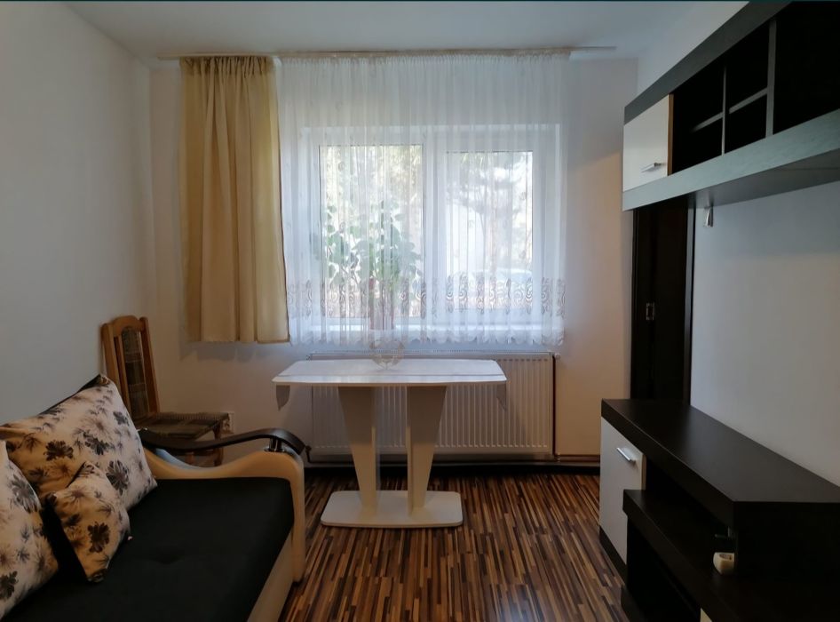 Închiriez garsoniera in zona Cinema Dacia