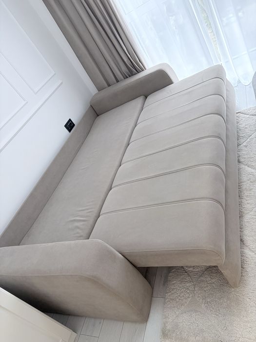 Canapea extensibila cu lada depozitare