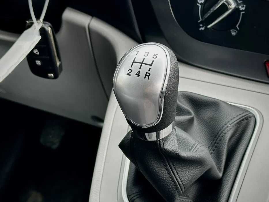 jac m3 miniven turistik oilaviy mikro avtobus 9 o'rindiqli