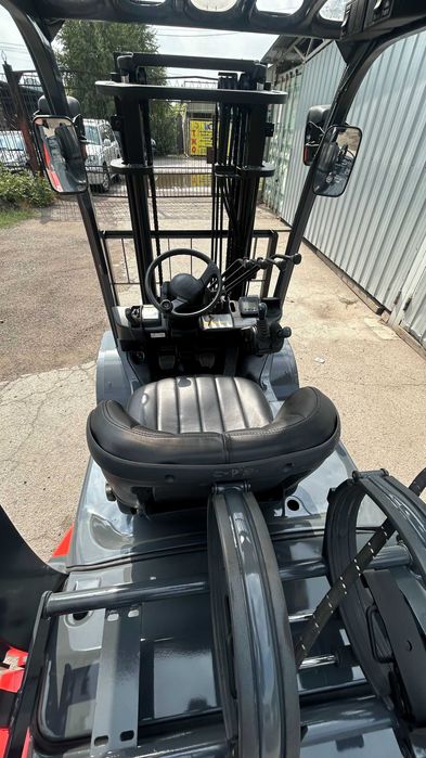 Вилочный погрузчик (кара)