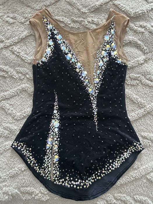 Продам купальник для художественной гимнастики