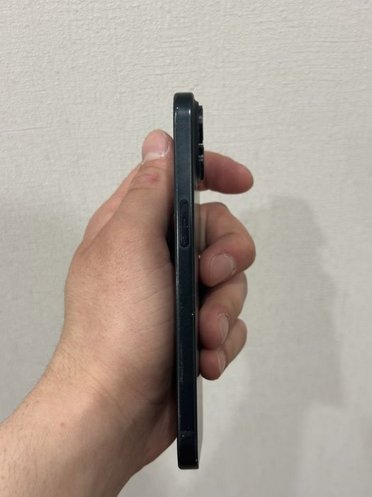 Продам iPhone 15 128