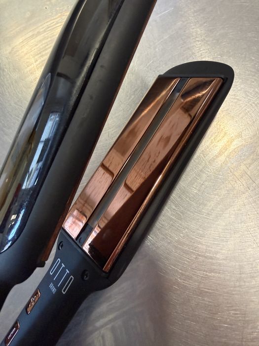 Преса за изправяне на коса Отто