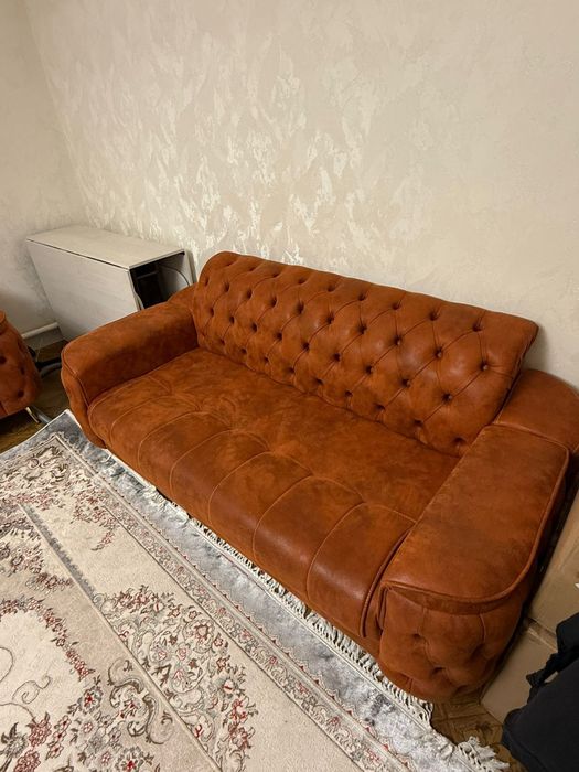 Продам диван в гостинную