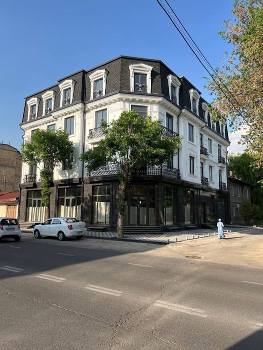 ЗДАНИЕ, ОФИС, ГОСтиница в Центре вдоль дороги Яккасарай