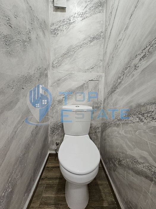 Тристаен ремонтиран апартамент с две спални в квартал Пролет, Горна О