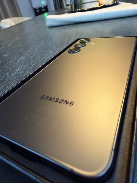 Samsung s 24 + 512  GB