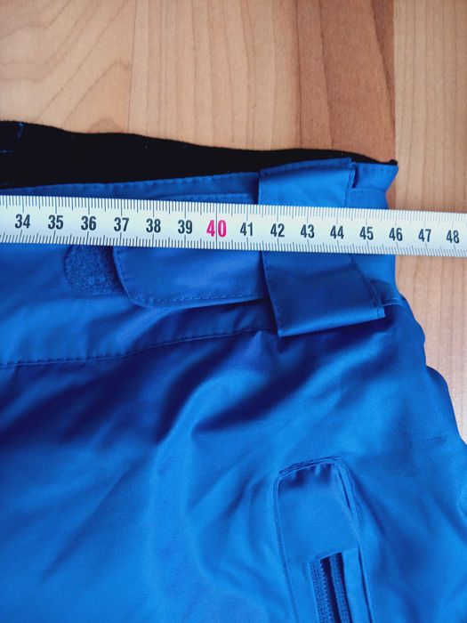 Нови ски гащеризони 52/54 размер