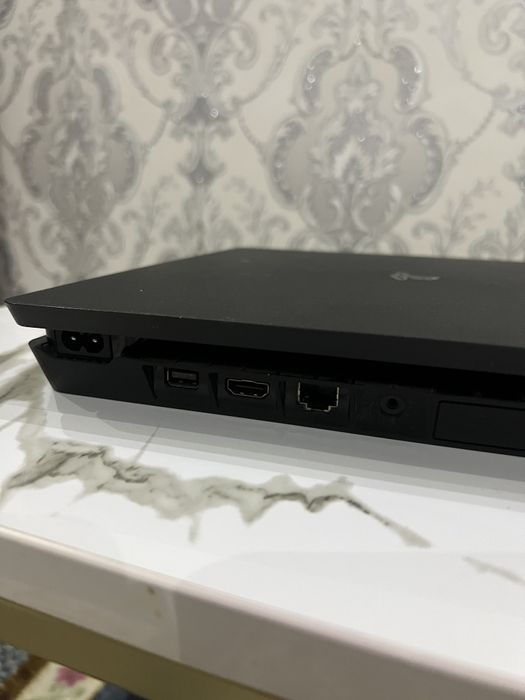Playstation 4 slim 500 GB (Vzlom)