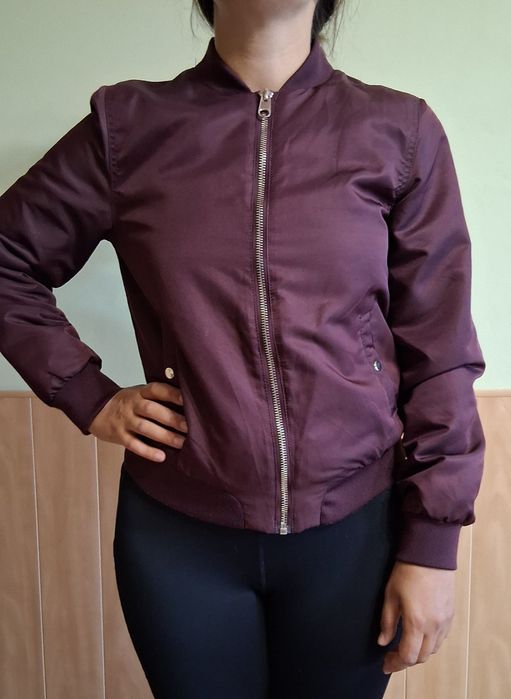 Винено яке бомбър