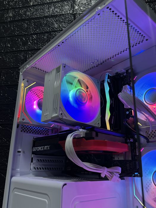 IGROVOY KEYS Ultra 5 225/2060 8GB DDR5