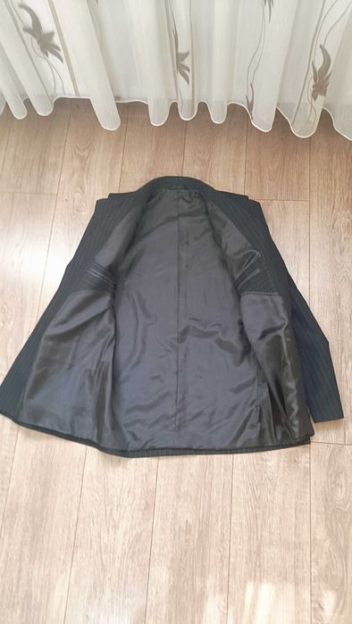Sacou Barbati,bleumarin închis,mărimea 48,model dungat
