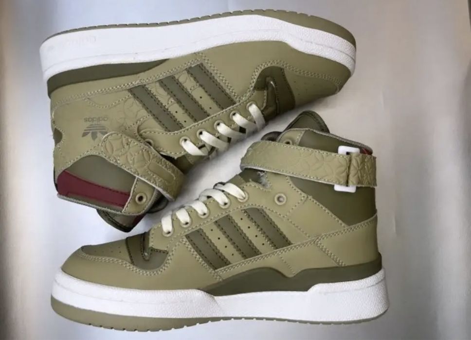 Кроссовки adidas