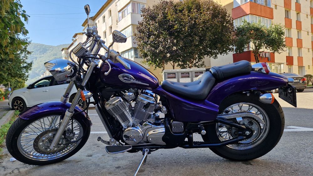 Vând Honda Shadow 600