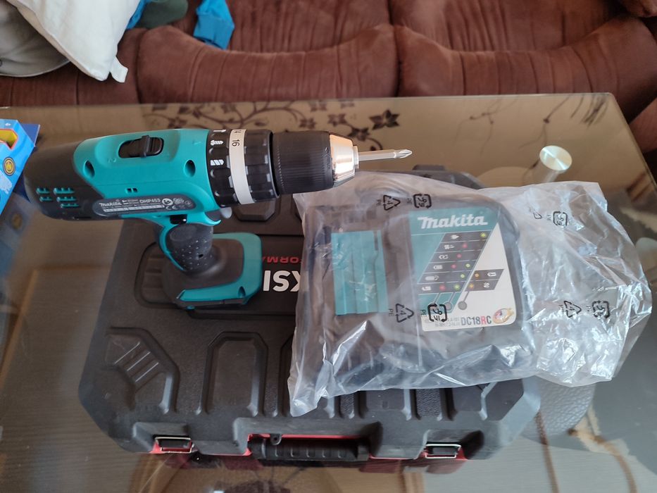 Ударен винтоверт Makita и зарядно устройство Акумулаторен ъглошлайф Pa