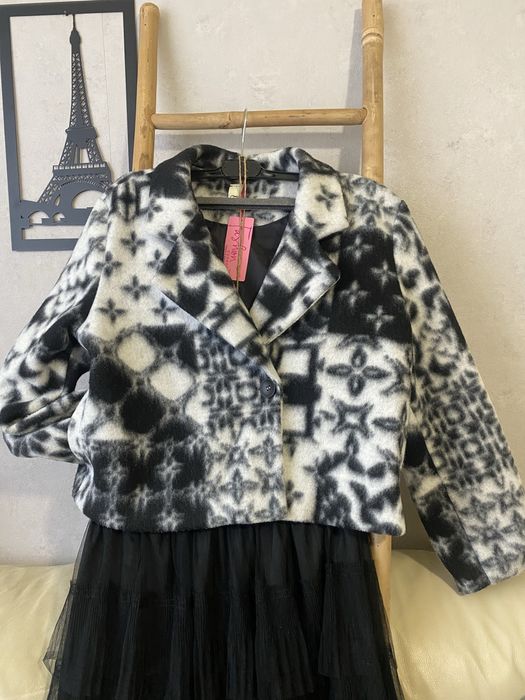 Дамско късо палто тип сако