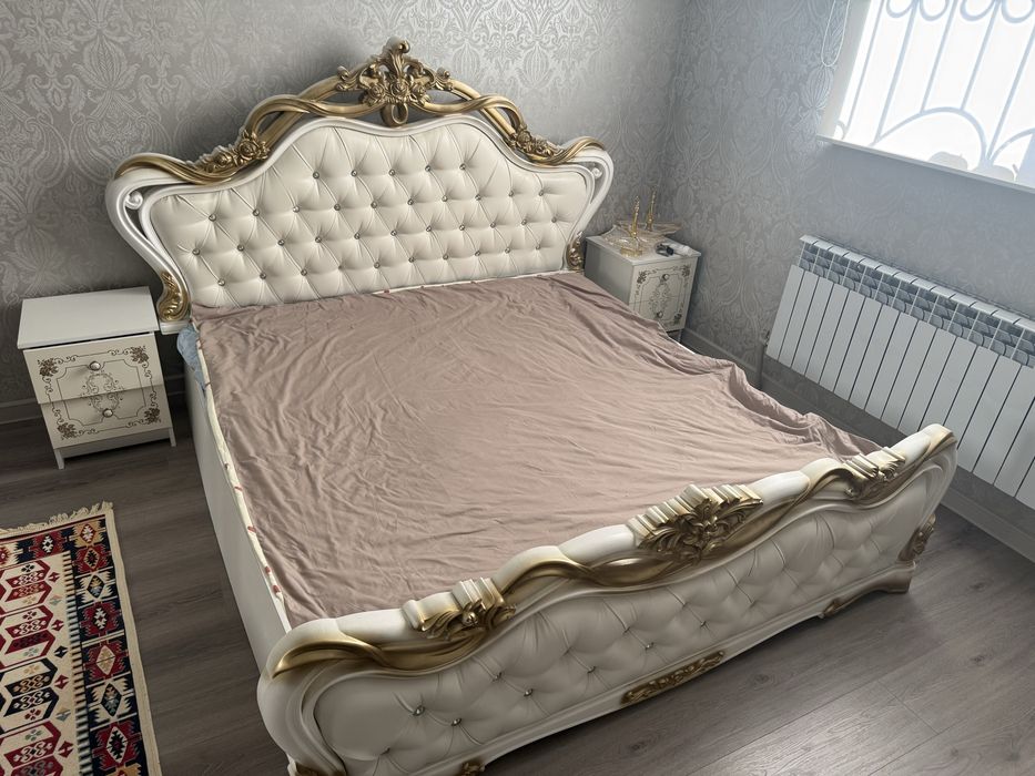 Кровать для спальни