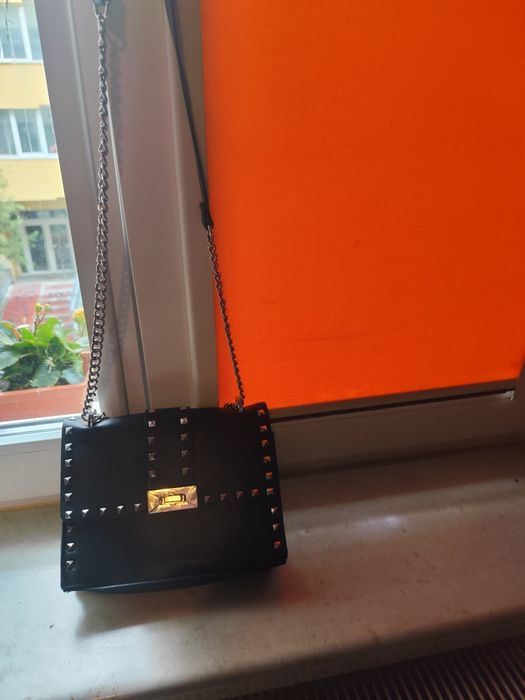 Geanta casual cu detalii argintii