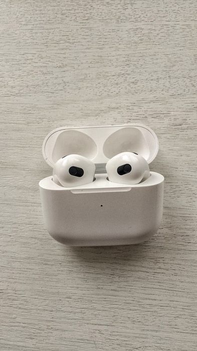 Продается Airpods-наушники