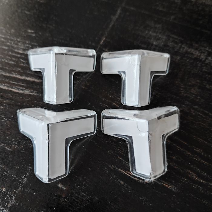 Комплект силиконови ъгли за мебели.