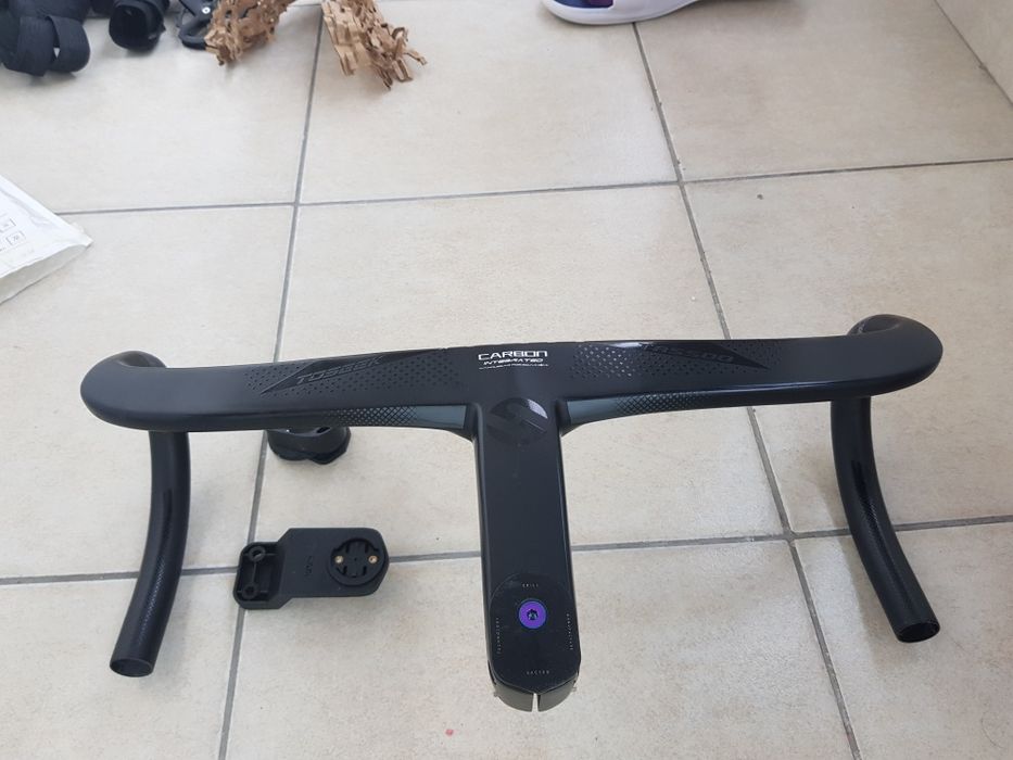 Ghidon carbon integrat