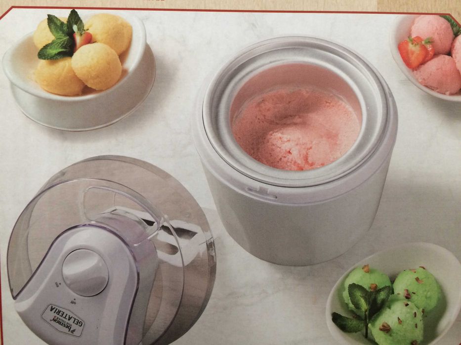 Нова машина за приготвяне на сладолед.