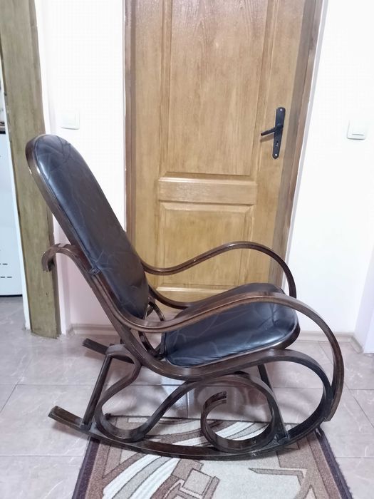 Люлеещ се стол с кожа