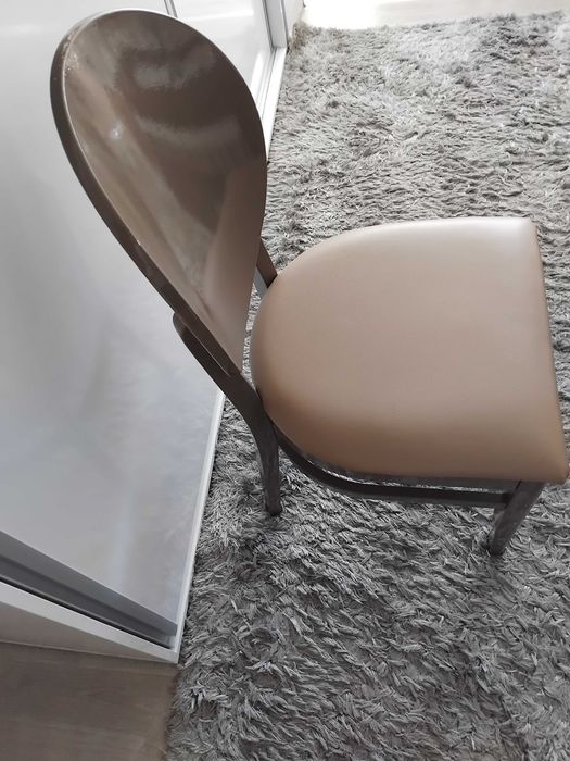 Столове за Дома и Заведения