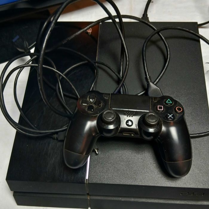 Playstation 4 1 TB с контролер