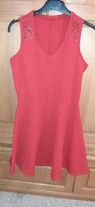 Rochie medie rosie eleganta 45 lei