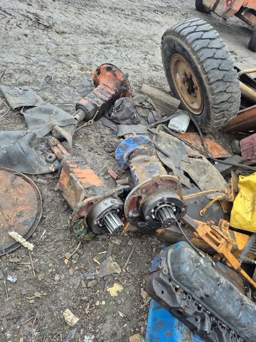 Vând piese tractor u 650