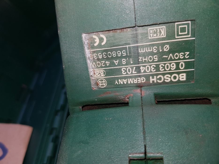 Bosch .cu percutie pe perna de aer.