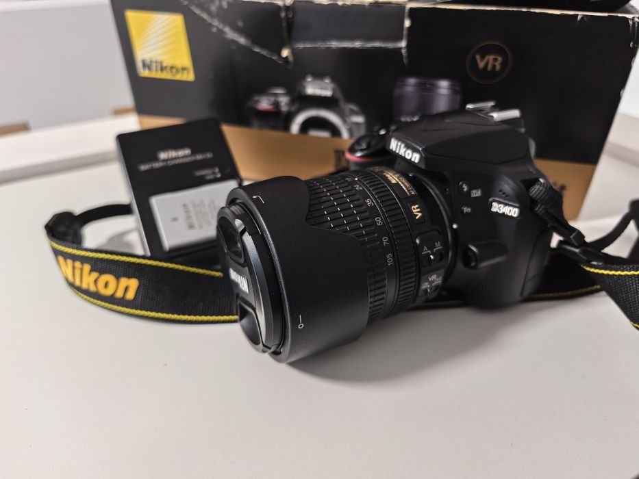 Nikon D3400 cu obiectiv 18-105